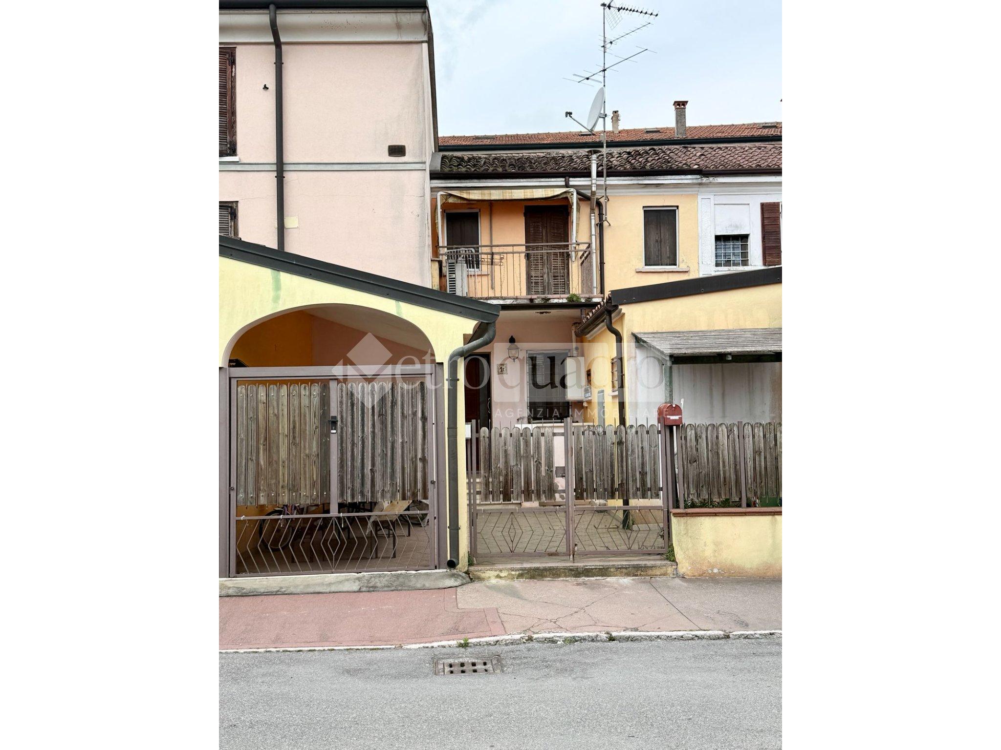 Casa indipendente in vendita in Via Aia Madama 1, Ostiglia
