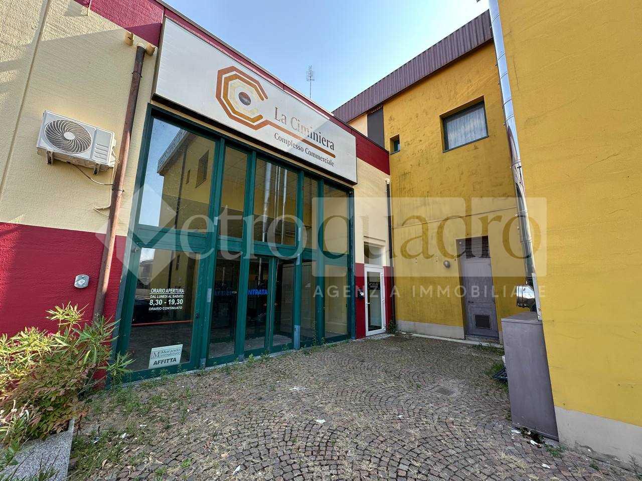Spazio Commerciale Ristorante, Ostiglia, La Ciminiera